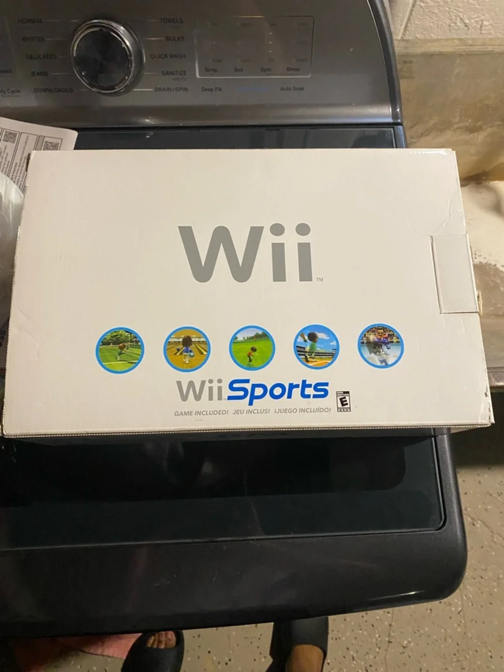 Nintendo Wii Sports Console Bundle - White and Blue Accents